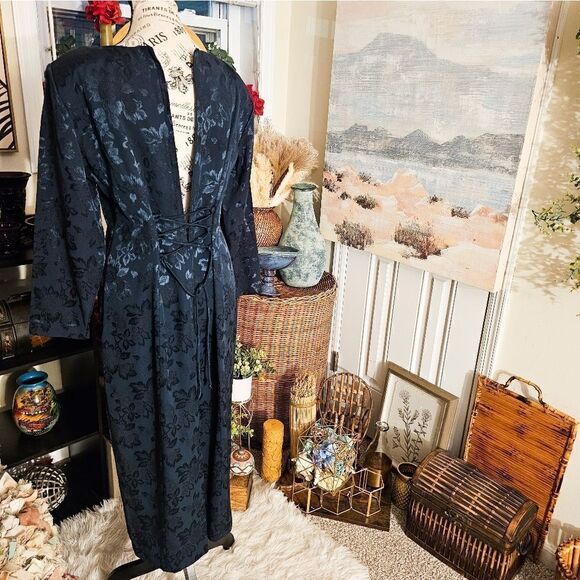 Vintage 80's Dawn Joy Sexy Floral Print Midi Sheath Dress. - Picture 13 of 14